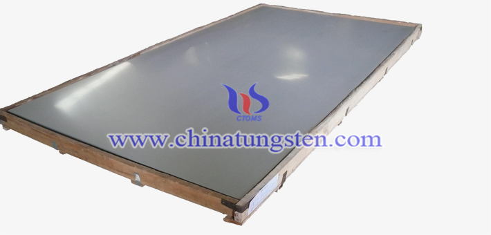 600x500x10mm 鎢合金板具有高密度、高硬度、高熔點(diǎn)的特性，能夠耐腐蝕、耐磨損，而且高溫性能好，即使在500℃的溫度下也基本保持不變，在1000℃時(shí)仍有很高的硬度。它被廣泛應(yīng)用於機(jī)械、焊接零件、熱交換器、反光器具等。 中鎢在線是一家專門從事研究、開發(fā)、生產(chǎn)、銷售鎢合金的公司，以先進(jìn)的技術(shù)力量，科學(xué)的管理制度，竭誠(chéng)為您服務(wù)。本公司為客戶提供高品質(zhì)、高標(biāo)準(zhǔn)的產(chǎn)品，並且能夠根據(jù)客戶的要求生產(chǎn)各種規(guī)格和材質(zhì)的鎢合金板。 更多內(nèi)容請(qǐng)?jiān)L問： http://www.tungsten-alloy.com/big5/tungsten-alloy-plate.html