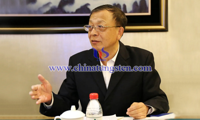 中國有色協(xié)會副會長、中國鎢協(xié)會長丁學(xué)全