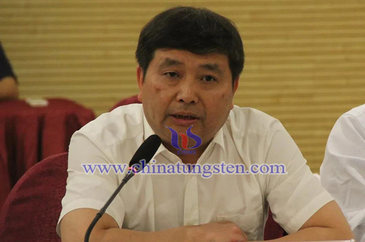 江西鎢業(yè)控股集團有限公司行銷部總經(jīng)理廖肇康（代表江春林副會長、主席團主席）