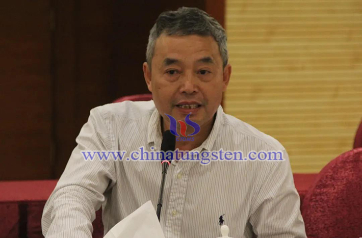 中國鎢業(yè)協(xié)會主席團主席、贛州海盛鎢鉬集團有限公司董事長曾慶甯