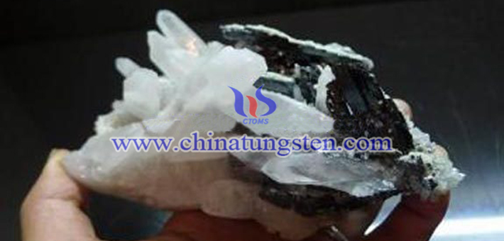 黑鎢精礦圖片